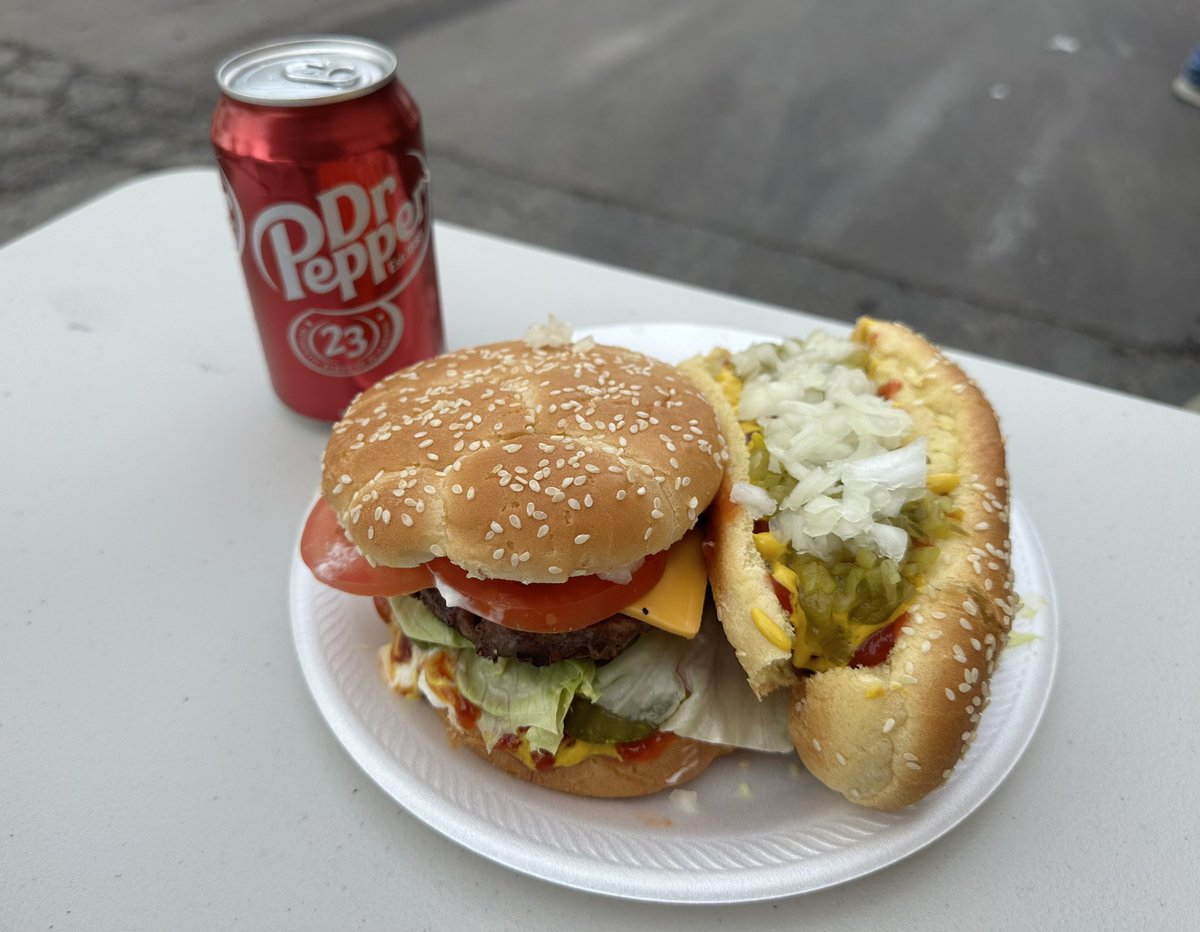 Brandi6371's tweet image. Day 2 of Success Sharing at #485! Hamburgers, Hot Dogs, and S’mores 🍔🌭🍫

#SuccessSharing 
#SpringSpiritWeek
 
 @Edmond0485 @NagyAndrew @ShawnMinkner @SandraD2429 @DepotRob @aboutthepigskin 

#PMDPeopleFirst 
#D287WeAreTheBar #D287StrongerTogether
#FearUs485