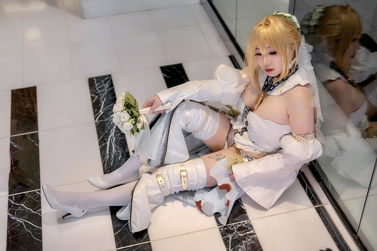 「umu, did that rekindle your love for me, master? 💖」

happy friday, lovelies 🫶🏻 here’s last of my nero bride from katsu for now! i wonder what i should post next week!? 😳

photo 📸: <a href="/cuviicuvii/">cuvii</a>
costume 🪡: <a href="/uwowocosplay/">✨Uwowo Cosplay✨</a>

#katsucon #cosplay #fgo #fategrandorder #コスプレ