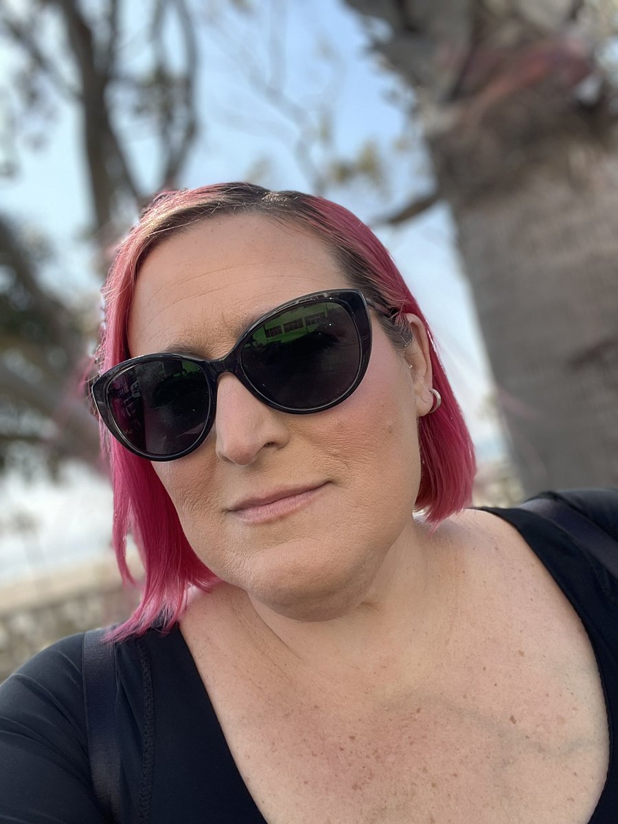 jleetaylor77's tweet photo. Itβs been a hot minute since I was on a set, but today was pretty dang fun. Still the coolest job ever. π@LifeatBlizzard #penfactory https://t.co/mE1qu3DIfE
