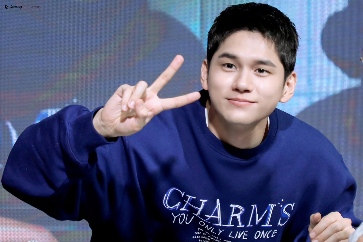 space_ong's tweet photo. 20230306 참스 팬싸

#옹성우 #ONGSEONGWU #옹널평사
#CHARMS https://t.co/apRWSjshOb