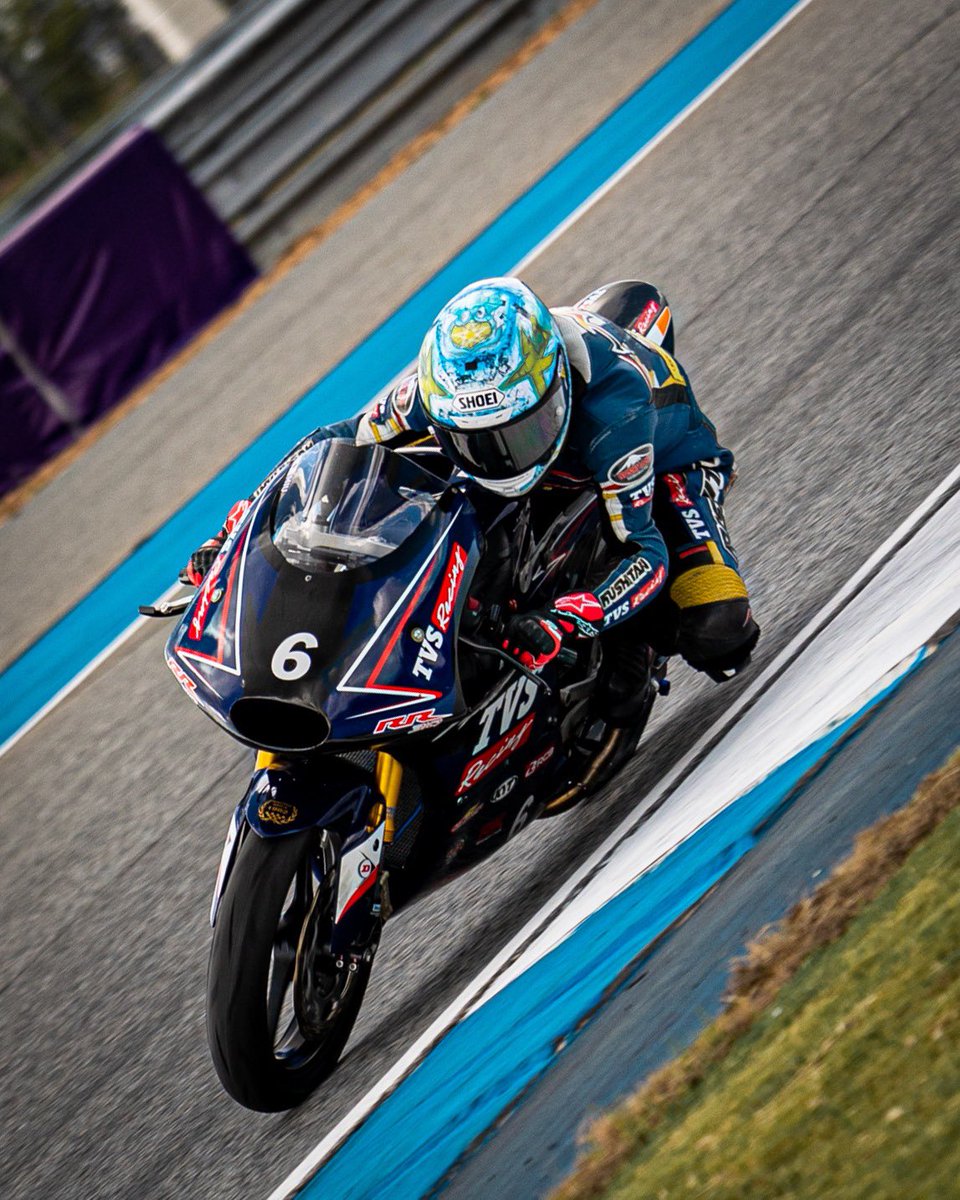 Vimalsumbly's tweet image. We've seen some truly unforgettable moments on the track. From heart-stopping crashes to nail-biting finishes, the TVS Asia One Make Championship has it all. And with a roster of talented racers from across the continent and Machine built to break records

#TVSMotorcompany #RR310