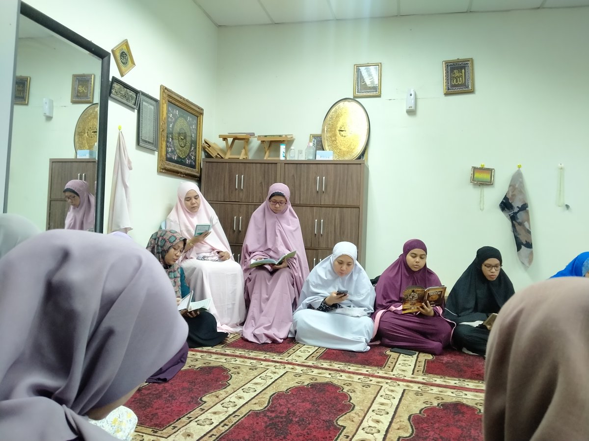 negeriroadstone's tweet photo. Majlis Solat Hajat & Bacaan Yassin Sempena Menyambut Bulan Ramadhan | Sambutan Hari Lahir Kakitangan NRSB (Jan, Feb, Mac)
Tempat: Pejabat Utama NRSB
Tarikh: 17 Mac 2023
#negeriroadstone #nrsb #ramadhan #solathajat #bacaanyassin https://t.co/o0Je0gWh8M