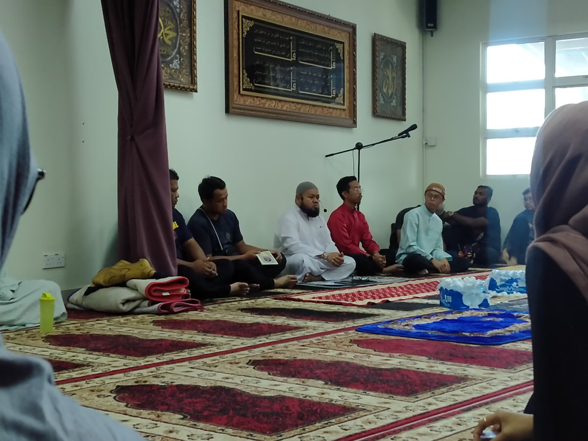 negeriroadstone's tweet photo. Majlis Solat Hajat & Bacaan Yassin Sempena Menyambut Bulan Ramadhan | Sambutan Hari Lahir Kakitangan NRSB (Jan, Feb, Mac)
Tempat: Pejabat Utama NRSB
Tarikh: 17 Mac 2023
#negeriroadstone #nrsb #ramadhan #solathajat #bacaanyassin https://t.co/o0Je0gWh8M