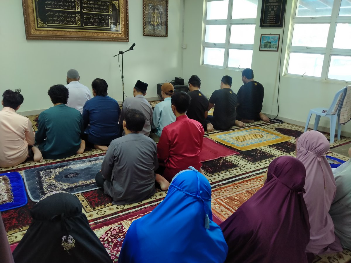 negeriroadstone's tweet photo. Majlis Solat Hajat & Bacaan Yassin Sempena Menyambut Bulan Ramadhan | Sambutan Hari Lahir Kakitangan NRSB (Jan, Feb, Mac)
Tempat: Pejabat Utama NRSB
Tarikh: 17 Mac 2023
#negeriroadstone #nrsb #ramadhan #solathajat #bacaanyassin https://t.co/o0Je0gWh8M