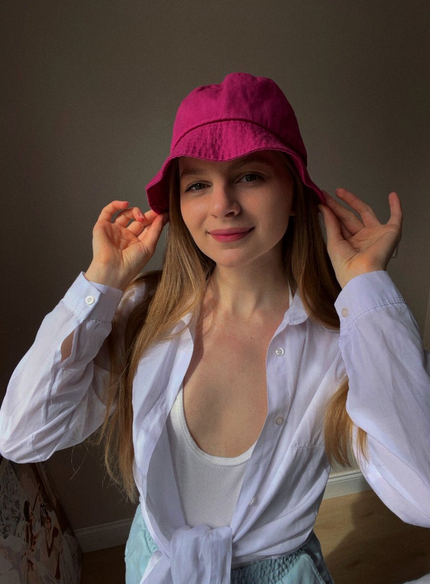 CaseyshyCutie's tweet photo. What’s the first thing you notice about me? 🥰 Follow the link in my BIO to see more spicy content 🔥
#onlyfans_girl #onlyfansFree #Only18 #onlyfanspfomo #spicycontent #freeonlyfans #girlsonly #onlyfansbabe  #onlyfans https://t.co/FDZv48AbuB