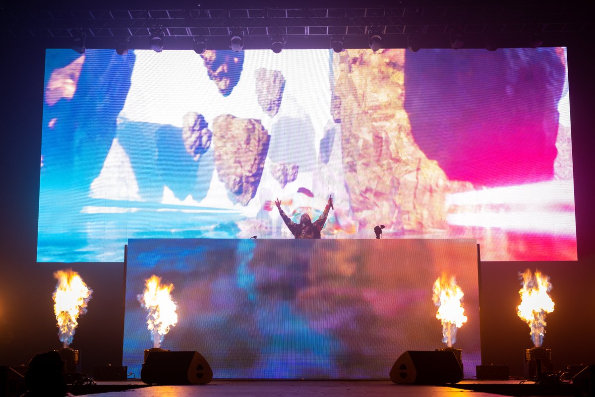 <a href="/steveaoki/">Steve Aoki</a> absolutely crushed <a href="/ShrineLA/">Shrine Auditorium & Expo Hall</a> and <a href="/hunnypotlive/">𝗛𝘂𝗻𝗻𝘆𝗽𝗼𝘁 𝗟𝗶𝘃𝗲  🍯</a> caught the whole thing. Check out my photos/review here. 

<a href="/dimmak/">DIM MAK</a> <a href="/ShoreFire/">Shore Fire Media</a> <a href="/corycouncill/">Cory N Councill</a> <a href="/juuku__/">𝙟𝙪𝙪𝙠𝙪</a> @DardanRegard <a href="/MORTENofficial/">MORTEN</a> <a href="/dixiedamelio/">dixie</a> <a href="/HayleyKiyoko/">Hayley Kiyoko</a> <a href="/KIIARA/">kiiara</a> <a href="/moxieraia/">moxieraia</a> <a href="/SnowThaProduct/">SNOW THA PRODUCT</a> 

hunnypotunlimited.com/hunnypot-does/…