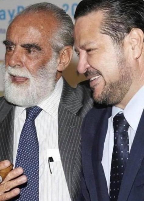 FHerreraAvila's tweet photo. Antes que termine este día quiero aprovechar para expresar mi más sincera felicitación al jefe @DiegoFC, con motivo de su cumpleaños. Siempre ha sido un gusto coincidir en este camino. 

Que vengan más años. https://t.co/Bj9vV2ABtr