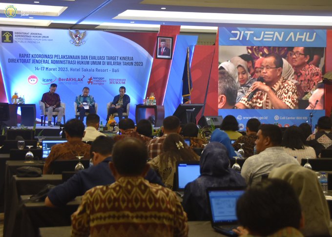 LapasSukabumi1's tweet photo. #BERITA_UTAMA :

Kemenkumham Jabar Semangat Dukung Setiap Program Ditjen AHU Hantarkan Kemenkumham Raih Nama Baik Di Kancah Internasional (16/03).

https://t.co/AmoWUXvGfO

#kemenkumhamjabar
#RAndikaDwiPrasetya https://t.co/a4evwTCtoy