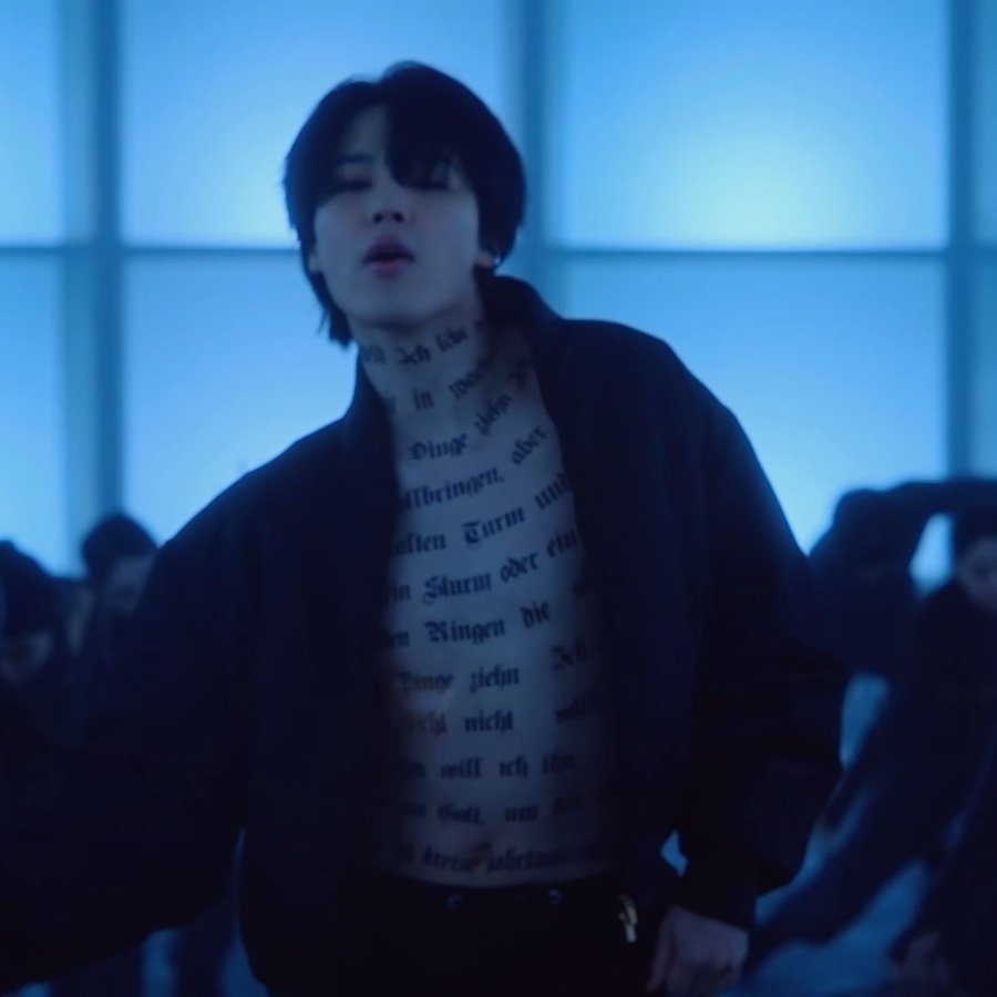 SET ME FREE PT.2 - JIMIN (TRADUCCIÓN ESPAÑOL) | #SetMeFreePt2

[Verso 1]
Me lo pasé bien
Sí, es hora de conseguir el mío
Perdido, Laberinto
Hennessy y la noche
Nunca me detengo, nunca me detengo
De nuevo lo repito
Nunca me detengo, a la mierda todas tus opps
Finalmente libre
+