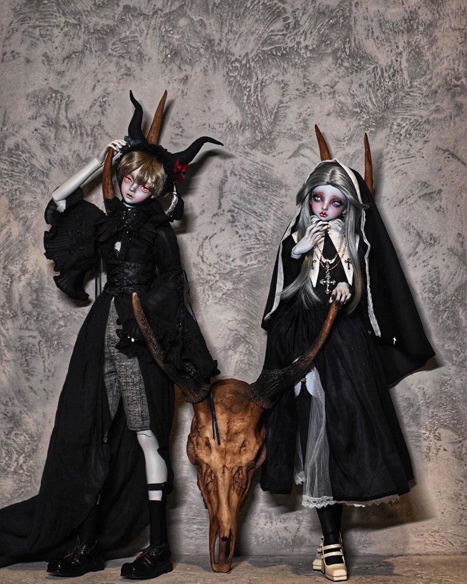 Horns.
…
..
.
Momo <a href="/minayip/">ミーナ🌟</a> 
.
..
…
#peakswoods