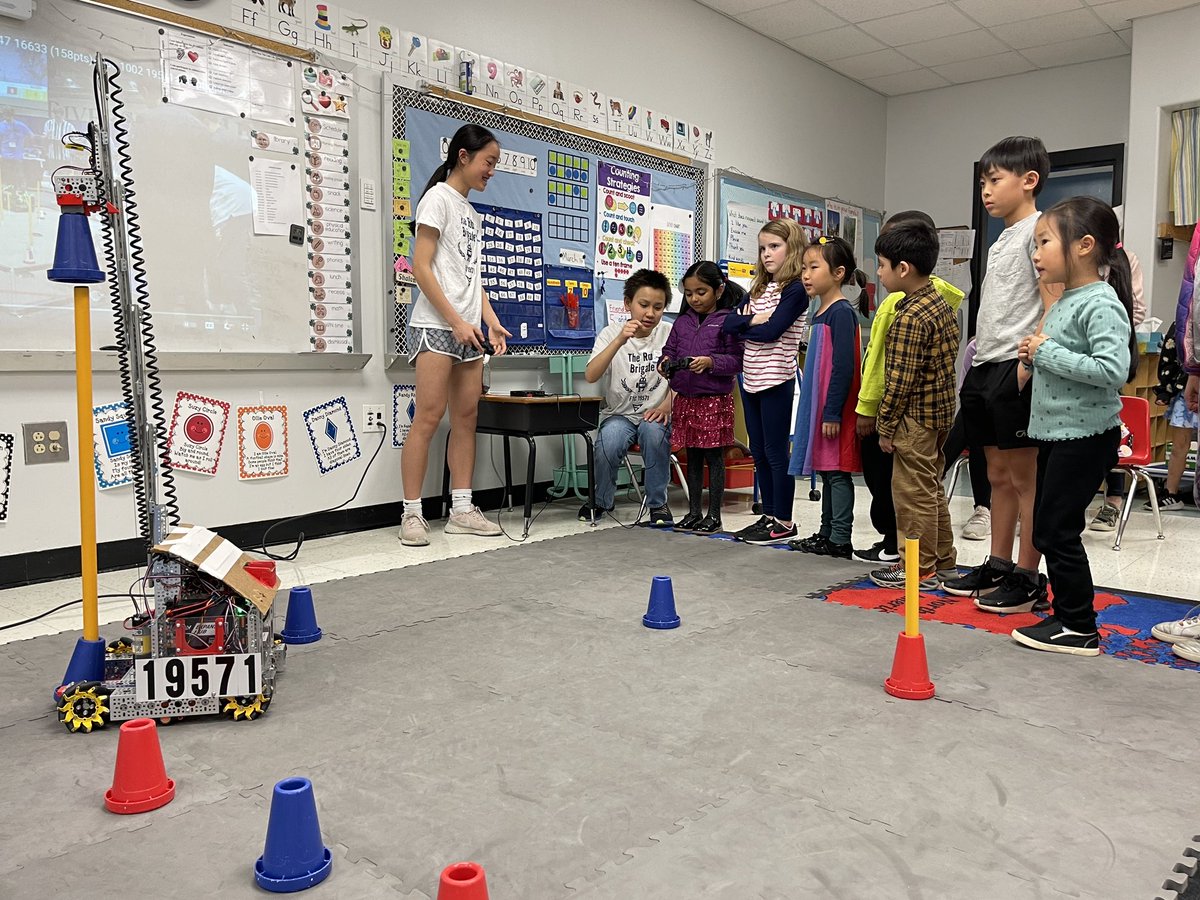 TheRoboBrigade's tweet photo. Today was a family science night at Shakerag Elementary school! Our robotics club hosting two rooms of FLL demonstration and one room of our FTC team! We demonstrated our team and introduced the students to FTC! In additon, some team members acted as mentors for our two FLL teams https://t.co/zdSnRmA2lE