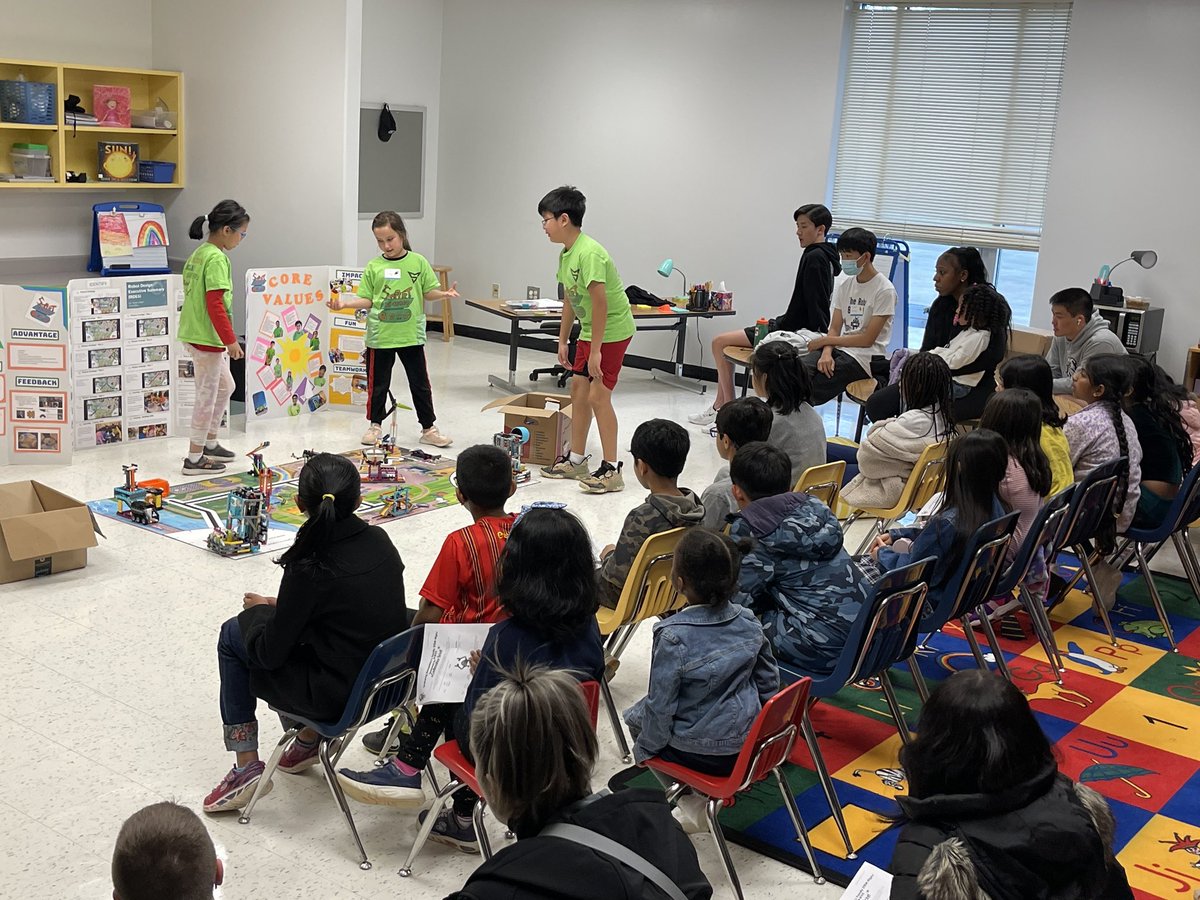 TheRoboBrigade's tweet photo. Today was a family science night at Shakerag Elementary school! Our robotics club hosting two rooms of FLL demonstration and one room of our FTC team! We demonstrated our team and introduced the students to FTC! In additon, some team members acted as mentors for our two FLL teams https://t.co/zdSnRmA2lE