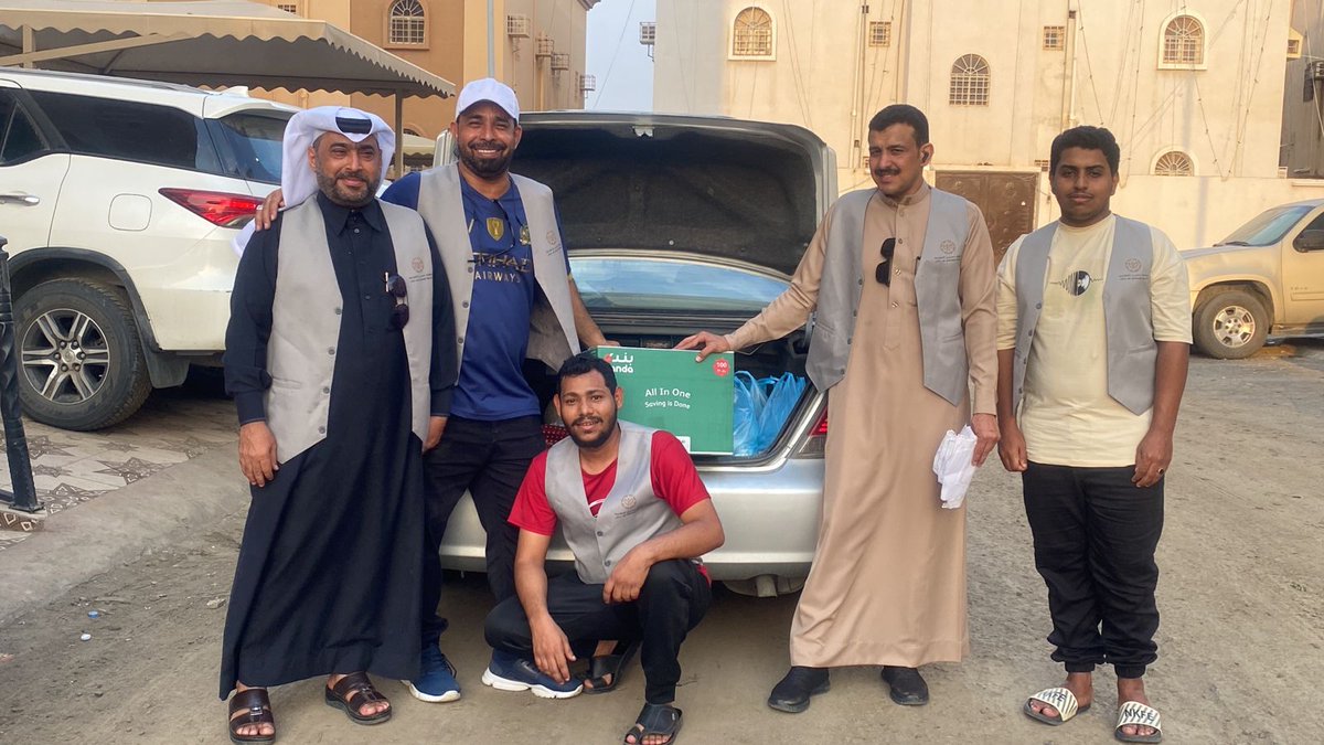1BasmaAtaateam's tweet photo. بالشراكة المجتمعية مع #جمعية_إحسان أطلق #فريق_بسمة_عطاء_التطوعي التابع ل #جمعية_معين_لخدمة_المجتمع بجازان المبادرة التطوعية #سحابة_غيث لتوزيع السلات الرمضانية للأسر المحتاجة والتي تنفذ من يوم
 الخميس 1444/8/24
الى يوم الجمعة 1444/8/25 https://t.co/qvFQcYyCB4