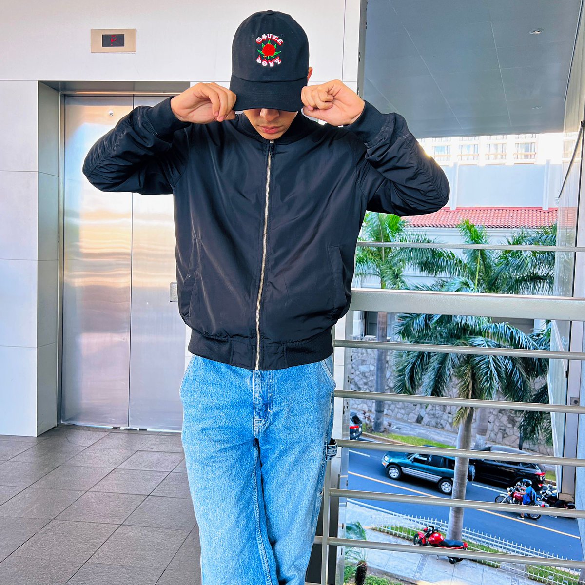 Esta noche es de Eladio en la cabeza 🧢