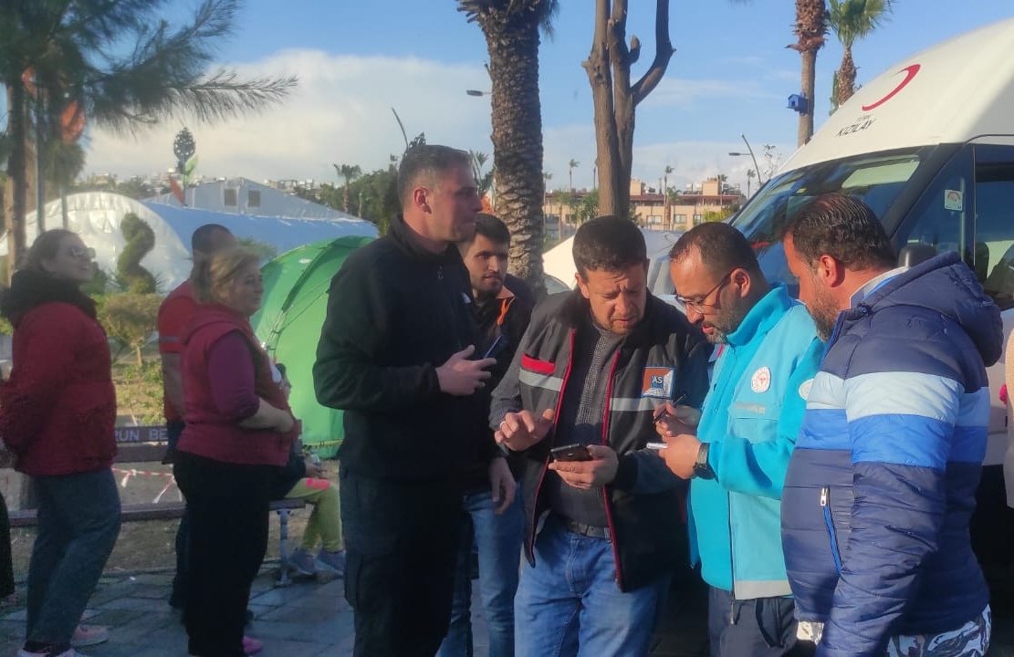 H_AKS0Y's tweet photo. İl Sağlık Müdürümüz Sn. Mustafa Hambolat  depremin ilk saatinden (05:15) 38. gün (17:00) a kadar ARALIKSIZ , acısını yaşayamadan ve ailesini dahi görmeden görevinin başındaydı. Ben dahil ONLARCA kişi buna ŞAHİTTİR.Anlatacak çok şey var. https://t.co/eD09sONbP8