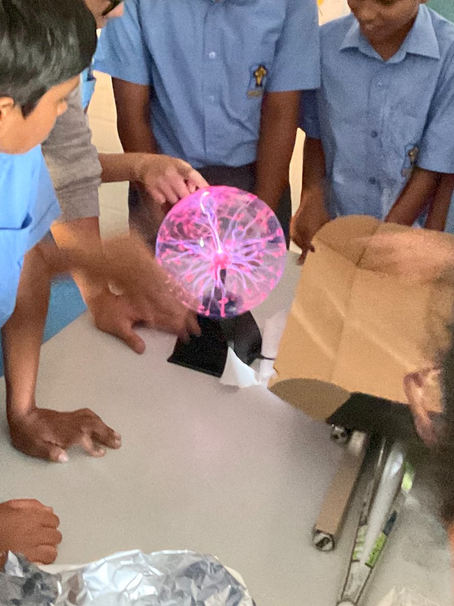 StJosephsQPWA's tweet photo. In Science Club this week the students learnt about electro-magnetism. @StJosephsQPWA @CatholicEdWA https://t.co/54Wlb4hig3
