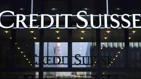 mmt_courses's tweet image. Credit Suisse said it is exercising its option to borrow from the Swiss National Bank (SNB) up to CHF 50 billion under a Covered Loan Facility as well as a short-term liquidity facility, which are fully collateralized by high-quality assets. #SwissNationalBank #SNB  #50Billion