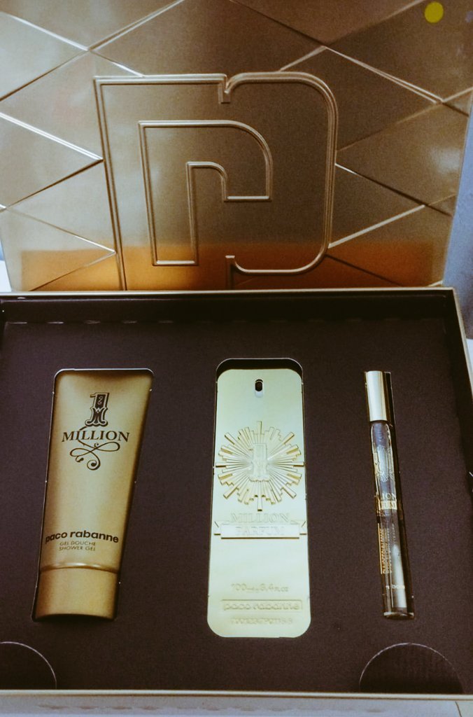 86_marklive's tweet photo. Para el guste este set con promoción de marzo mande Dm #perfulovers
#Tuxtla
#perfumes
#fragancias
#LoMejorDeLoMejor https://t.co/5ljYdUTe1p