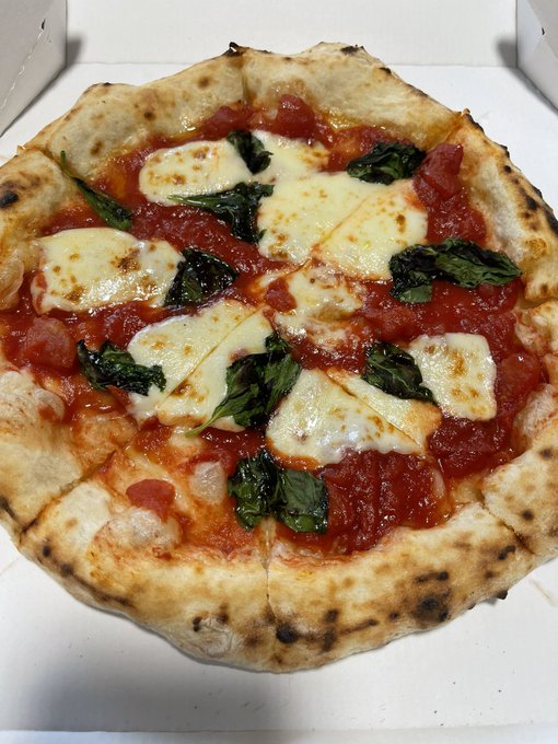 焼きたてピザ☺️ 