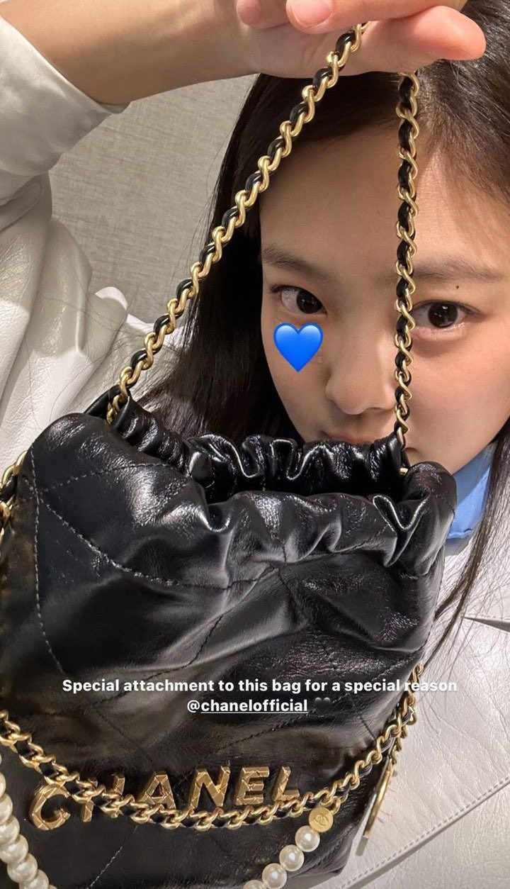 honors lisa on Twitter: "“special attachment to this bag for a special reason” JENNIE gave us a hint long back #JENNIE x CHANEL BAG 2023 campaign https://t.co/7JZvAptQEh" / Twitter