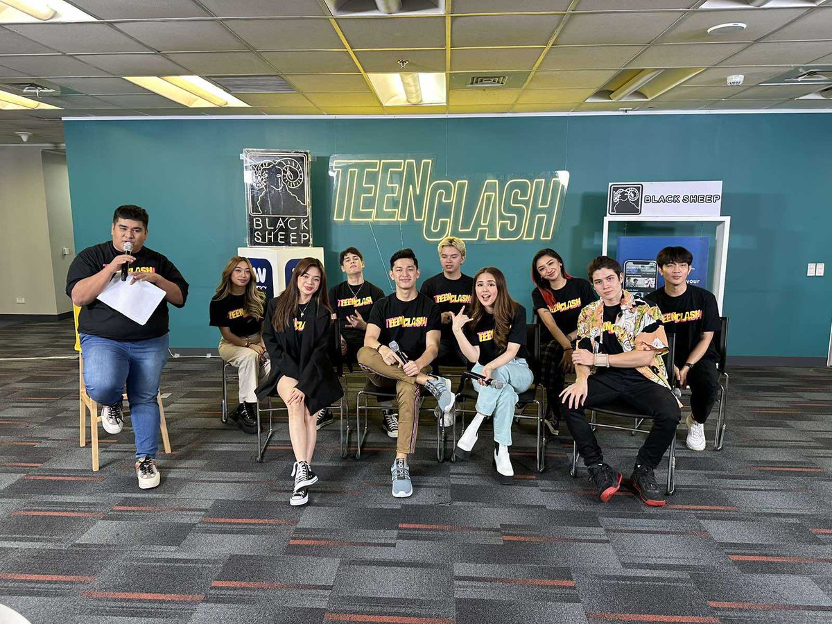 KapamilyaTFC's tweet photo. some snaps from the #TeenClash #GlobalCon earlier today!! 🤘⚡

thanks for our media partners from all over the world who joined us virtually! make sure to tune in to the series premiere today at 8PM PHT / 5AM Pacific Time on iWantTFC 👉 https://t.co/xl4ywzkfi8 https://t.co/yb5PpKa5a3