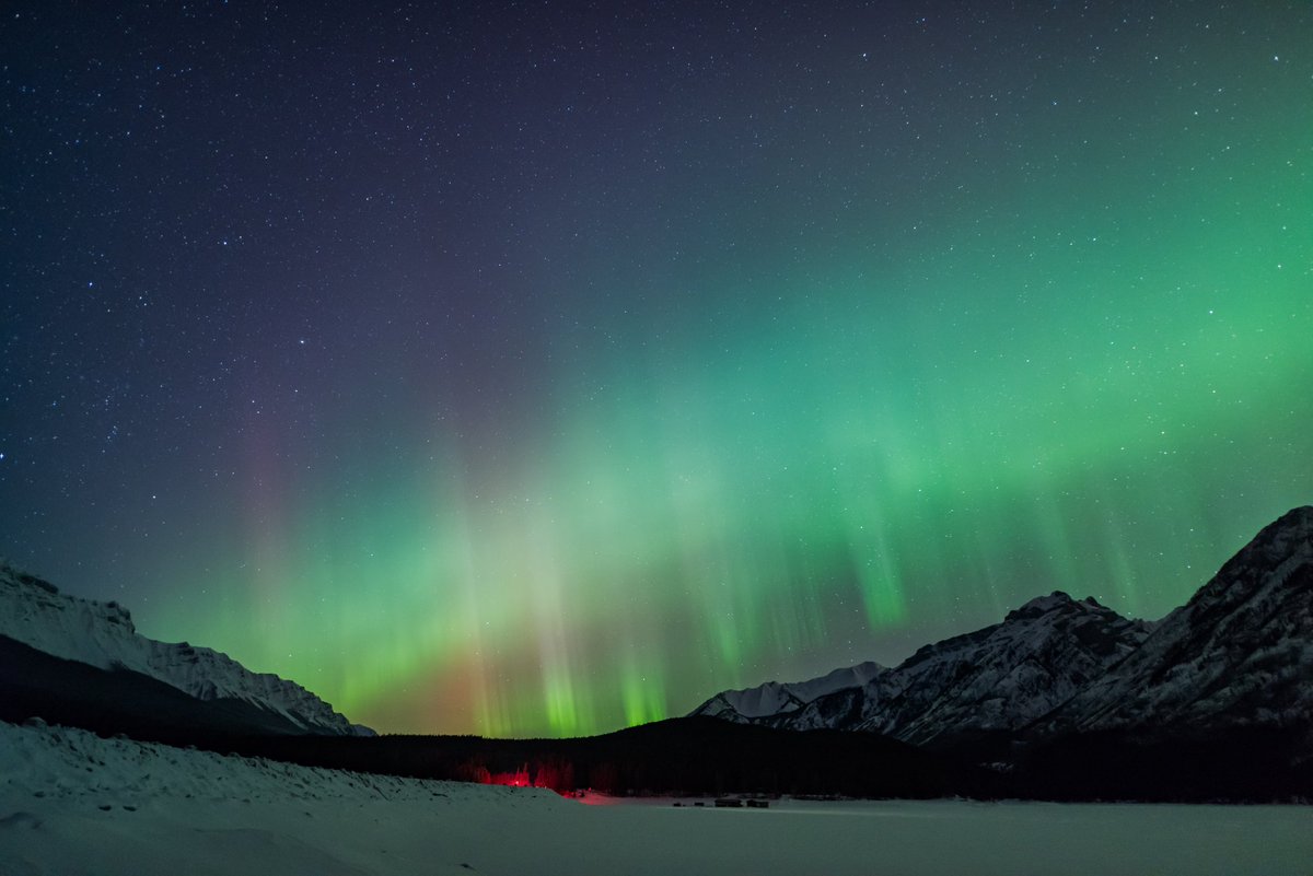 AlbertaAurora #Aurora @BanffNP @ParksCanada @TweetAurora @ExploreBanff @spaceyliz @twanight @AuroraNotify @TamithaSkov @weathernetwork @CalgaryRASC @rasc @travelalberta @StormHour   @CanadaMoments @ExploreCanada