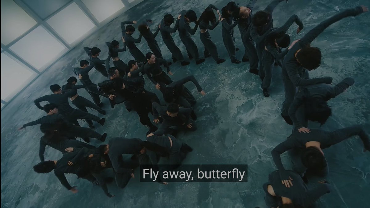 koyakaku94's tweet photo. He reaches the center of the ratio as he reaches the point where he's finally happy with himself and ready to break the mold.

Now he is a beautiful butterfly breaking its cocoon to fly away and show its beautiful colors.

The ratio formation also breaks and he's "finally free". https://t.co/uc8ji6hwhV