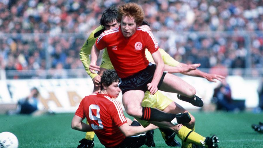 QPRReport's tweet photo. Happy 61st Birthday to former-#QPR "Home Grown" Player and Manager, Gary Waddock - Flashback Waddock's "Arrival" and "Departure" as @QPR Manager #ForeverRs #GaryWaddock https://t.co/3VxIamrgYi https://t.co/sLGf25oO9r