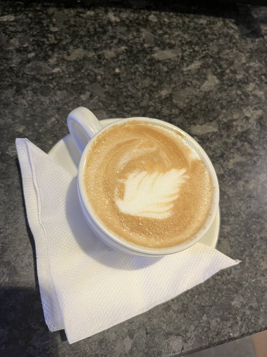 BaristaFae's tweet photo. In the process of making maple leaf ended w Christmas tree🥲 #brew #Barista #Brewers #Coffee https://t.co/4fcLcYFdO4