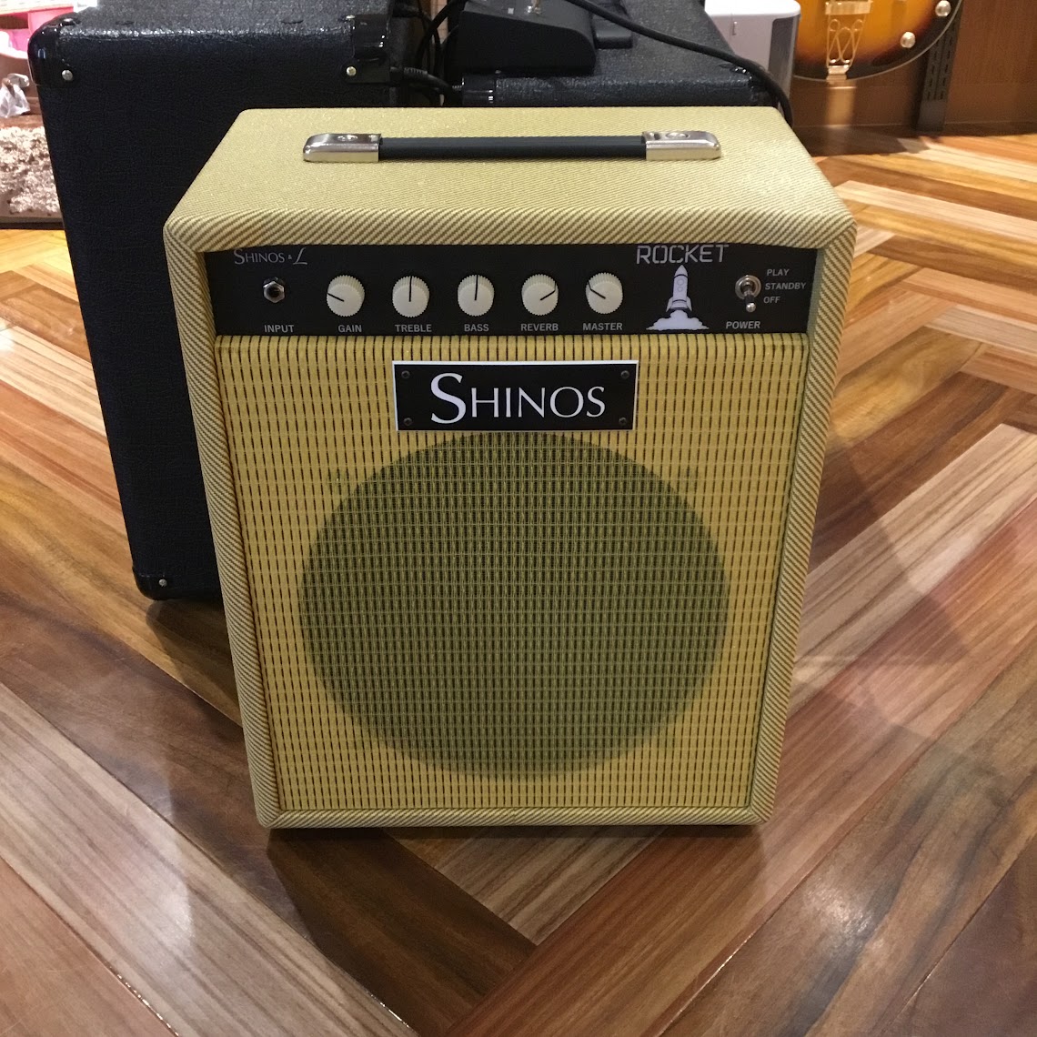 shima_utsuno38's tweet image. 【FKD宇都宮店 アンプ】
SHINOS置いちゃいました😊
6L6仕様に外観をツイードラッカー仕様にカスタマイズ。F社のような王道のクラシックな見た目に仕上がりました♪
張りが良く艶やかなサウンドです🎸
#SHINOS #ROCKET #6L6