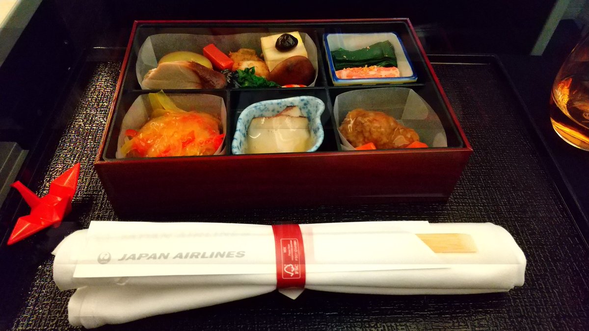 gclifestyle1173's tweet photo. 同じく銀座 蓮 監修の機内食
鮑とかも入っていたりいい感じ
#jal
#jalbusinessclass
#機内食 https://t.co/fh9nma8Ych