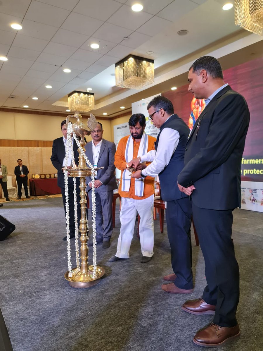 mp_kaushal's tweet photo. केरल में होटल हॉलीडे इन, कोची में आयोजित इलेटस नेशनल रेलवे एवं ट्रांसपोर्ट इनोवेशन सम्मेलन में सम्मिलित हुआ और दीप प्रज्ज्वलित कर समिट का शुभारंभ किया। https://t.co/vL9O94rvg0