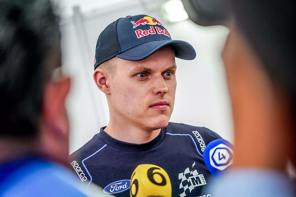 World Rally Championship leader Ott Tanak opened up a slender lead over Kalle Rovanpera as #RallyMexico kicked off in front of a bumper crowd in Guanajuato on Thursday night.

#WRC #seanknows