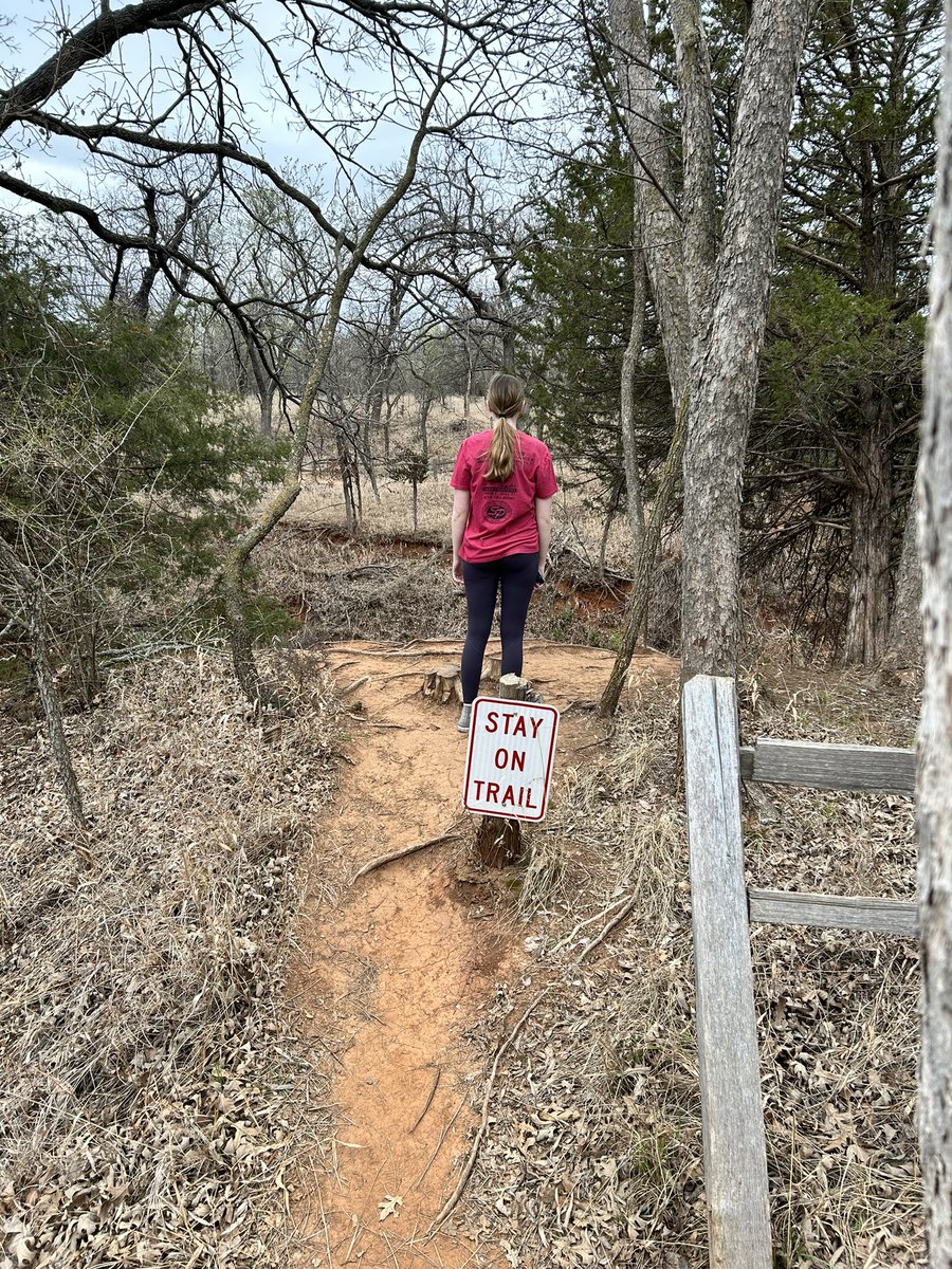 nyltiak__'s tweet photo. Courtney can’t read https://t.co/cNuaceU8f3