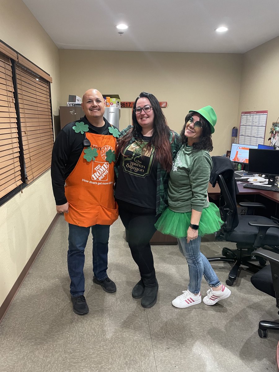 ⁦<a href="/KC_8617/">Kelly Clark</a>⁩ ⁦<a href="/StephFerrellTHD/">Stephanie Ferrell</a>⁩ ⁦<a href="/TCampHD/">Troy Campbell</a>⁩ ⁦<a href="/AlynBowman/">Alyn Bowman</a>⁩ Excellent job by celebrating 🥳 with our associates on dressing up for Saint Patrick Day 1st key Operations Managers Mike, Kelly and Debbie 🎉😉😊😃