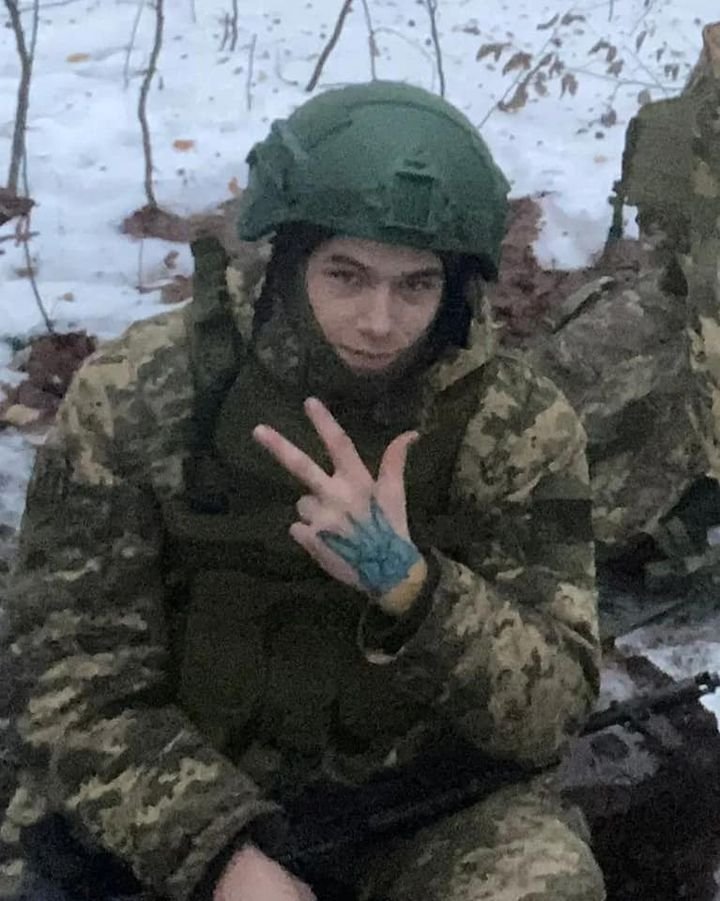 skiba45's tweet photo. Шукаю сина.
Семенов Ярослав Євгенович, 11.12.2002 р.н.
93 бригада, перший мото-піхотний бат. Зник 10.03.2023 р. в районі Бахмута.
Якщо маєте про нього якусь інформацію, подзвоніть 099-0425373, Вікторія. https://t.co/FwCnZp9CMl