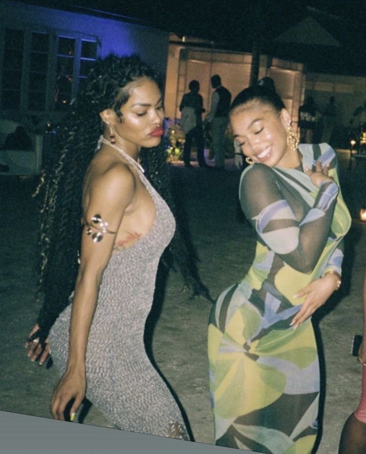 galactamelanin's tweet photo. teyana &amp; lori 🌟 https://t.co/2nl8EiMpdE