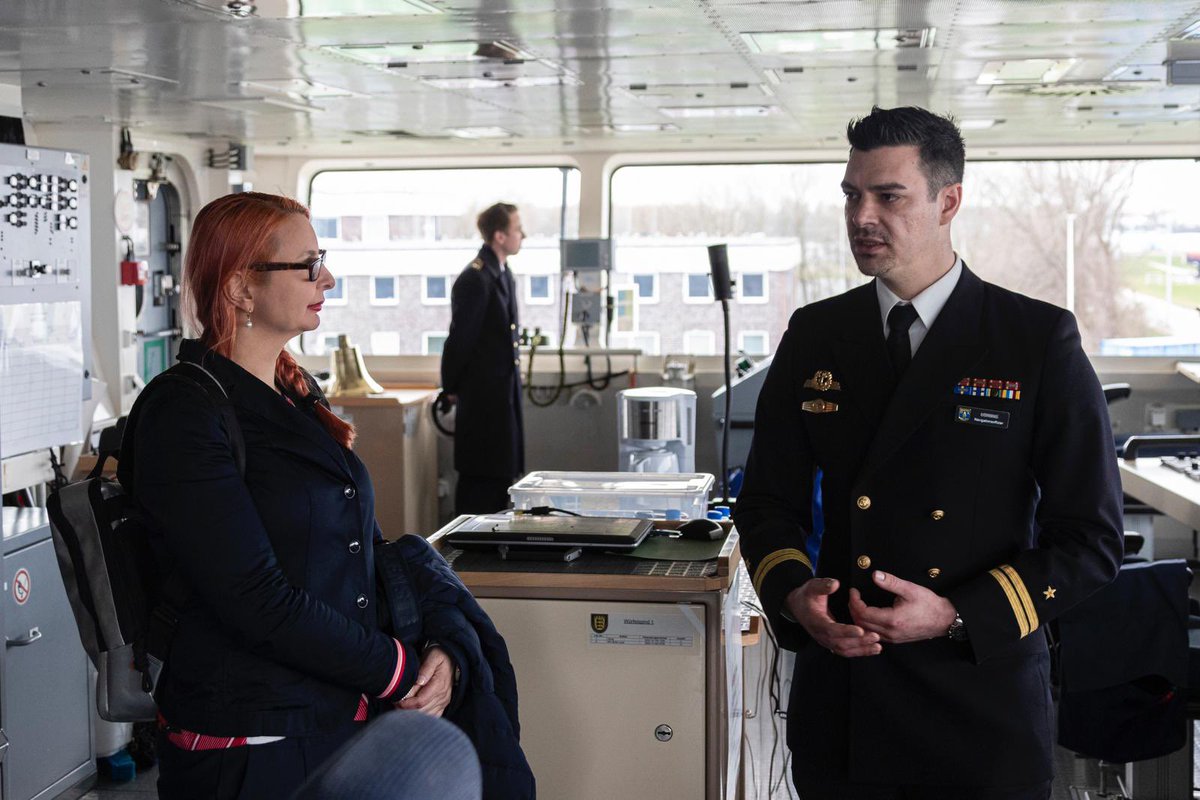 deu_flotilla2's tweet photo. Dr. Patricia Schneider, Politische #Beraterin beim @chiefdeunavy, besucht derzeit die #EinsFlt2, um sich über die Strukturen zu informieren und eine Einweisung in die Einsatzgrundsätze und -verfahren des Kampfverbandes zu erhalten. EinsFltl2: Gemeinsam. Stark. #WirSindMarine https://t.co/oEYPybFIid