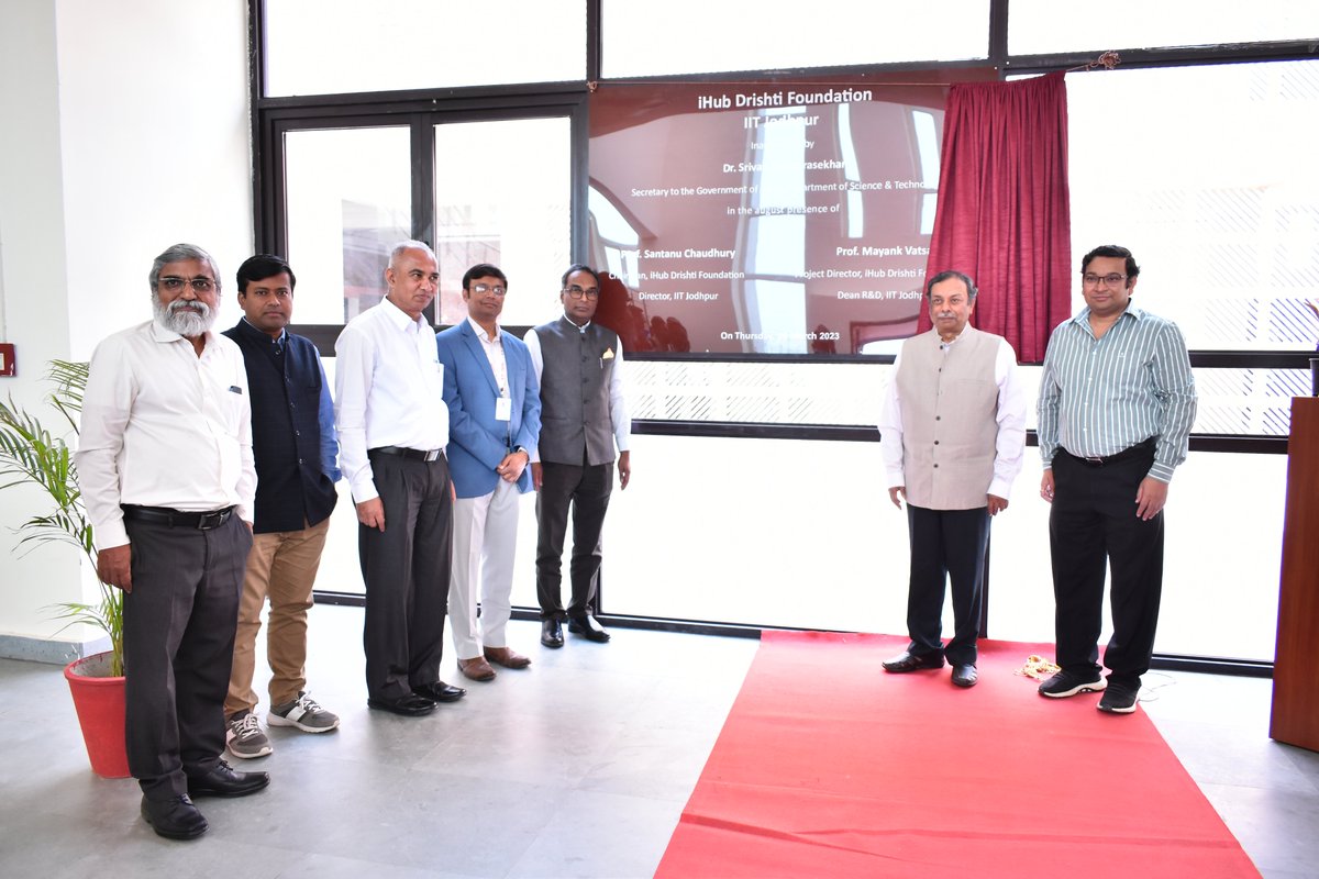 iitjodhpur's tweet image. IIT Jodhpur celebrated 15 years of achievements in Academia and Research with Inauguration of IITJ@15 on 16th March 2023. @IndiaDST @SantanuChaudhu3 

#iijodhpur #iitjat15 #launch #inaugration #technology #hub #celebration #science