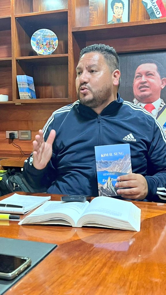 ¿Saben ustedes lo que le 
da seguridad a la Revolución? El #partido. ¿Saben ustedes lo que le da futuro a la Revolución, lo que le da vida a la Revolución, lo que le da porvenir a la #Revolución? El partido. 

En #TUPAMARO seguimos en constante #formación. 

#ElBloqueoEsCriminal