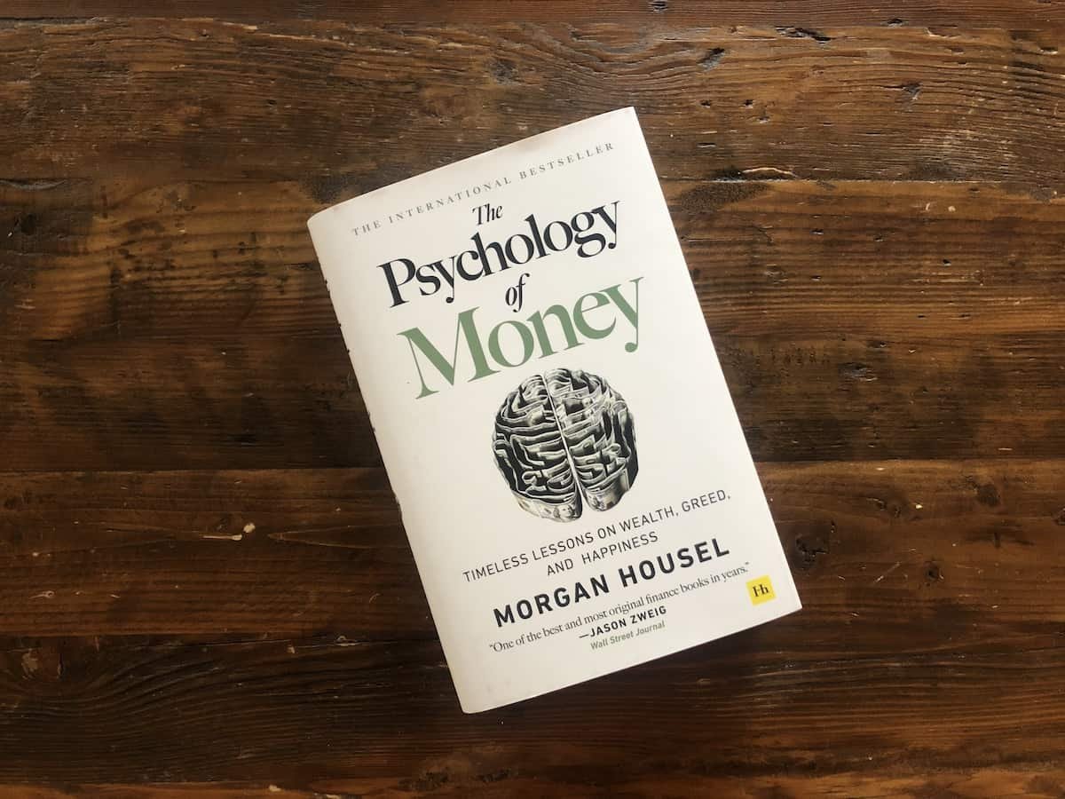 'Psychology of Money' by @morganhousel is one of the simplest yet most powerful books ever written. It has been a great teacher for me & influenced my life in a meaningful manner. Here are my 10 learnings of life from this book 👇