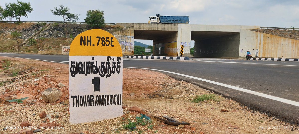 Trichiites's tweet photo. The 7.5-kilometre-long elevated corridor constructed in Madurai city as a part of the Madurai - Natham- Thuvarankurichi #NH785, will be inaugurated on Mar 27.
This is an alternative route for Trichy to Madurai. Vehicles from Madurai can reach Trichy without entering Melur. https://t.co/lkoGllaGzM