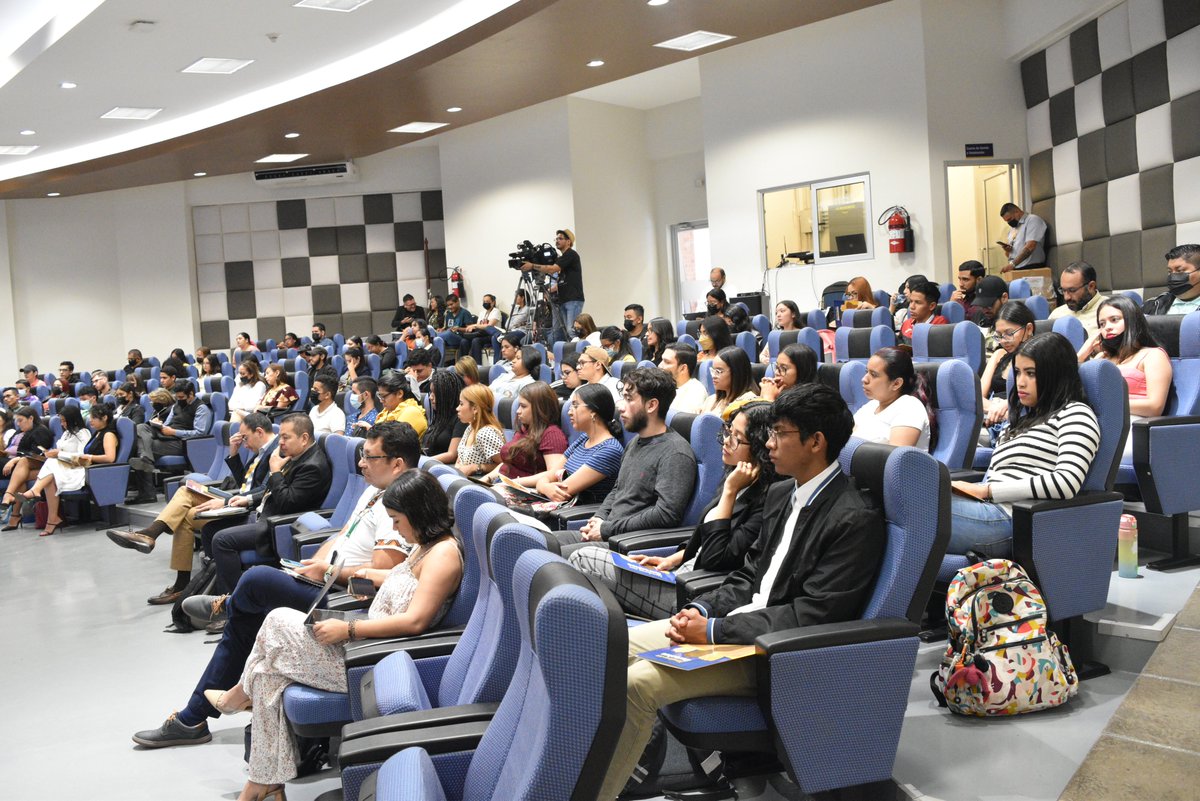MACH2_UE's tweet photo. Día 2 del Foro Universitario de Derechos Humanos en @UNAHoficial, con panelistas de #FERCO, #ASFC y @fosdeh. Actividades desarrolladas por el consorcio de Honduras con Derechos: @Oxfam_CA @ASFC_CA @Cehprodechn https://t.co/9ZG6EOuEji