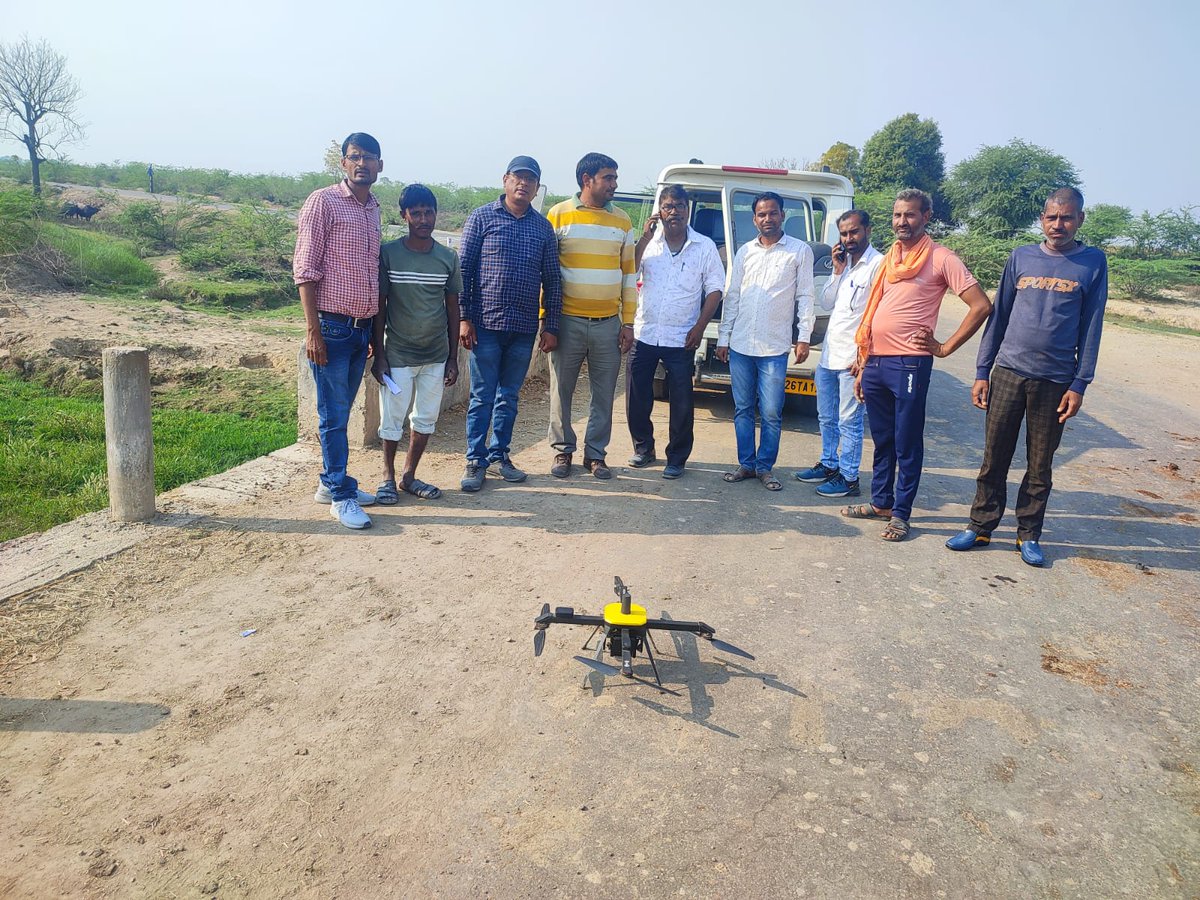 mopr_goi's tweet photo. Under #SVAMITVA_Scheme, #DroneFlying has been commenced at #Mathana village of #Baran district, #Rajasthan.
#SVAMITVA Scheme helps in the preparation of the GIS database for the inhabited abadi areas of rural India.
#स्वामित्व_योजना #MeriSampattiMeraHaq https://t.co/R3jxCD3djM