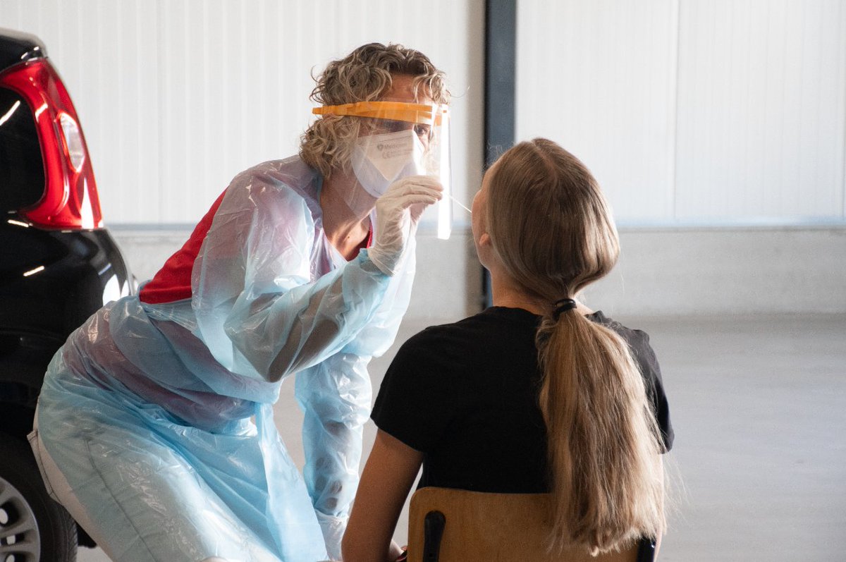 Vandaag is de laatste dag dat je een coronatest kunt doen bij GGD Twente. Heb je een testbewijs nodig, dan kun je voortaan terecht bij een commerciële partij. Vaccineren gaat gewoon door. Klachten? Gebruik gezond verstand en volg gezondheidsadviezen via: bit.ly/3yKRyvq