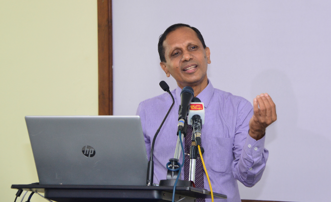 අවිධිමත් මාධ්‍ය වාර්තාකරණය සියදිවි නසාගැනීම්වලට හේතුවක් sinhala.media.gov.lk/media-gallery/…