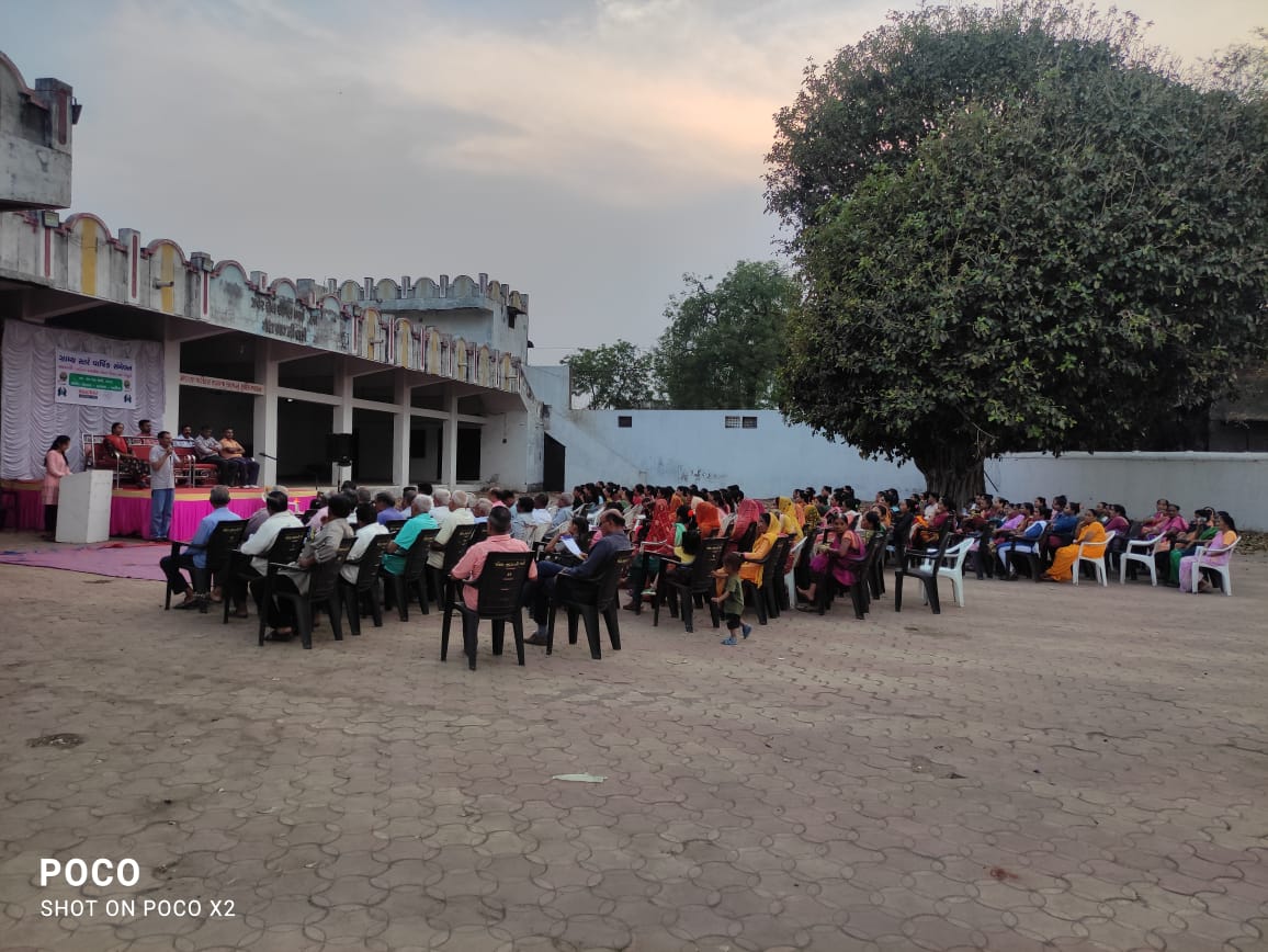 Mr_Piyush_AMR's tweet photo. On March 16, 2023, training was held in the presence of 200 women farmers with the participation of women climate change leaders and farmers in Mandala village of Vadodara district. 
@hariraj_vo

#climatechange #leaders #training #hariraj #hct https://t.co/nOvFc6pRgo