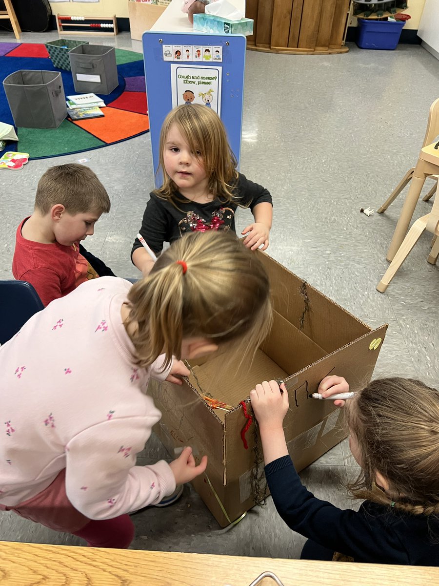 SCSVTPREK's tweet photo. The children proposed the idea to make a Leprechaun Trap ☘️ and got to work. #scslearns #cvsdvt https://t.co/9KLeAWUgv2
