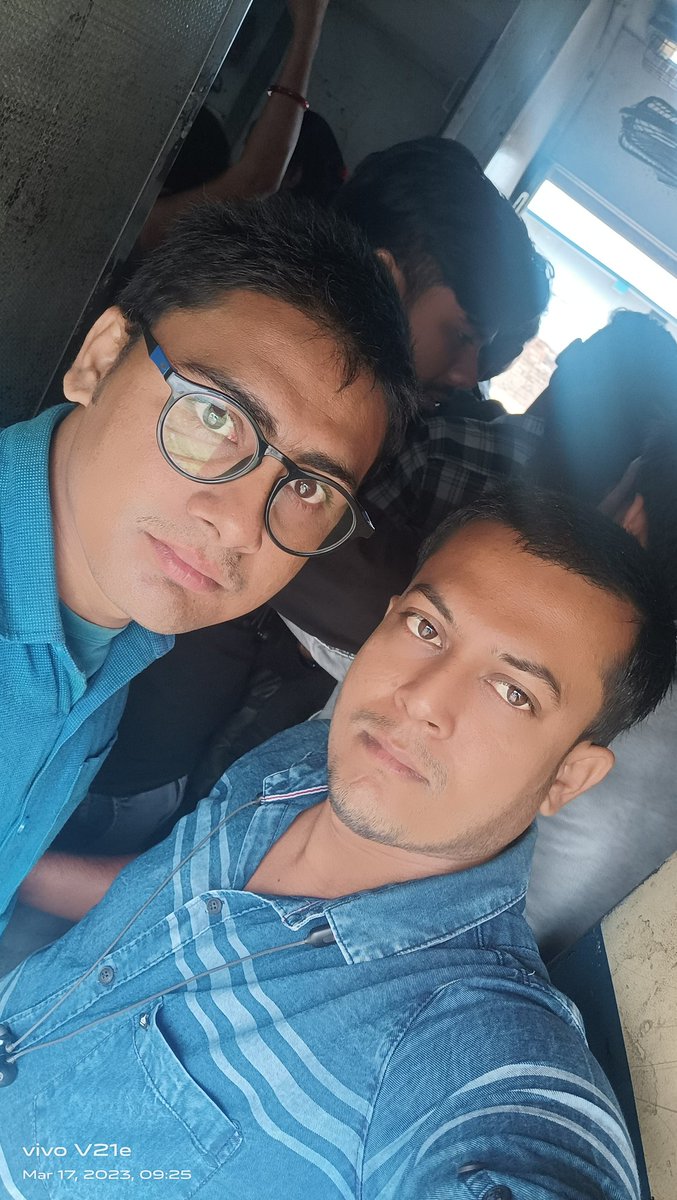 GovindK81161834's tweet image. 🔥याचना नहीं अब रण होगा,🔥
🔥जीवन जय या की मरण होगा।।🔥
#17_मार्च_को_पटना_चले 🔥
#Release_Primary_Notification
@NitishKumar 
@yadavtejashwi 
@ProfShekharRJD
@DipakKrIAS
@INCBihar
@Sandeep_Saurav_
@BJP4Bihar
@pushpampc13
@Pk_youthbrigade
@AAPBihar
@BiharEducation_
@RajnishJhakumar