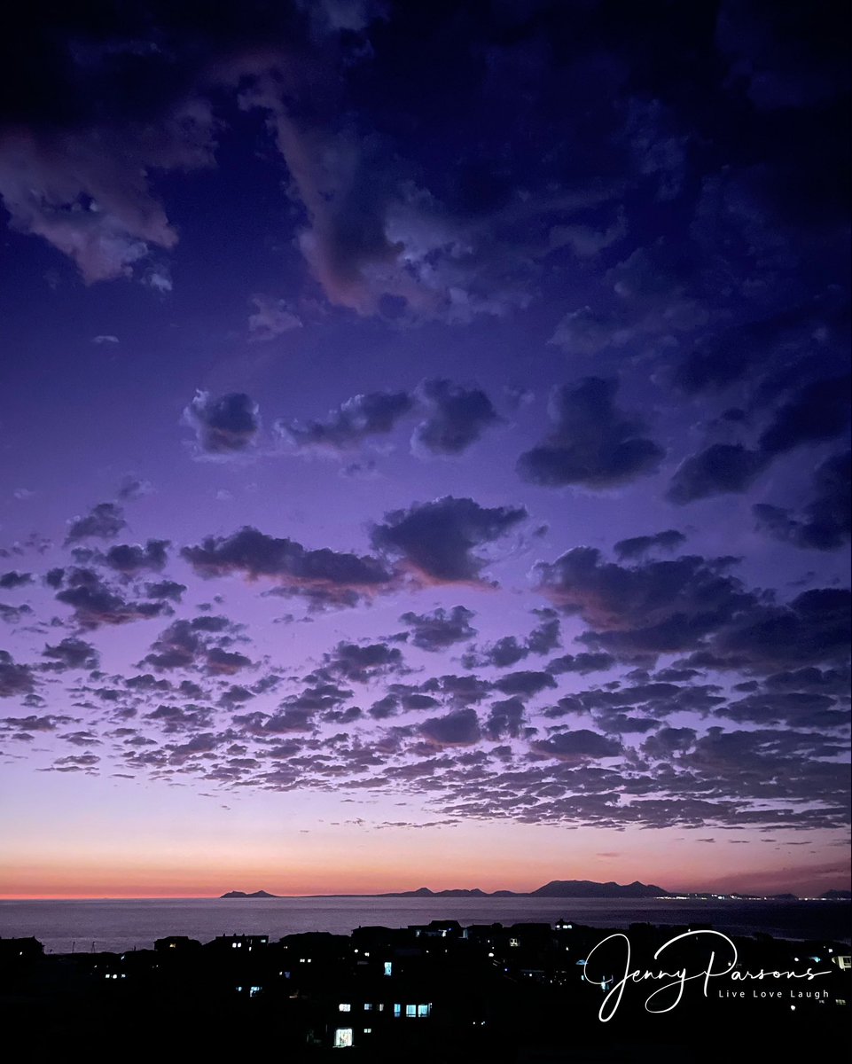 JennyPaPB's tweet photo. Last light of day. Yesterdays setting of the sun finished with the night blues just as the stars were starting to twinkle…
#sunset #lastlight #evening #endoftheday #sungoingdown #nightskies #naturespalette #colourmyworld #nightlight #pringlebaynaturalist https://t.co/o3OoCXQUGl